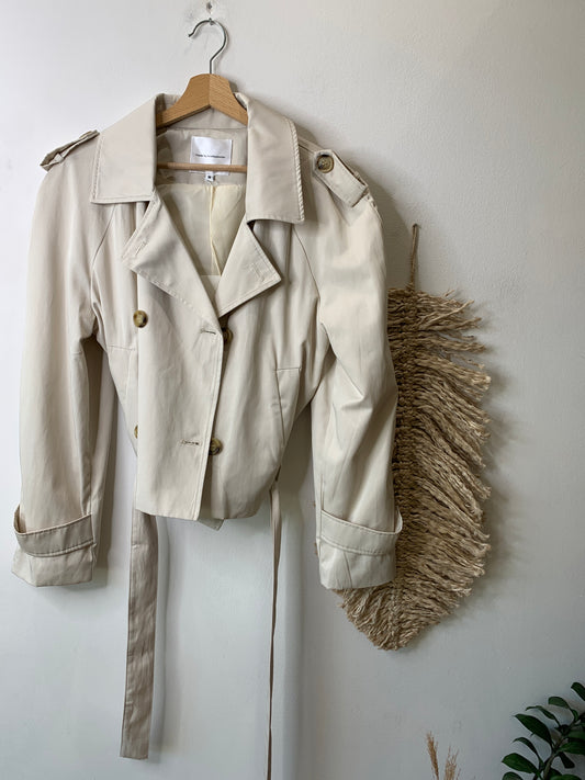 Trench corto